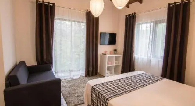 Friends Bungalows, Book Hotel Hoteller i Kardzhali med pool, Swimmingpool