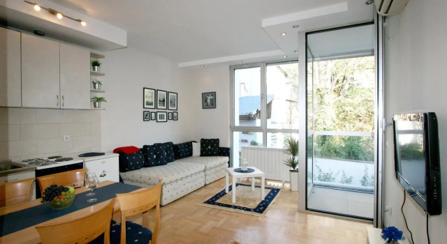 Apartment Temple 11, Забронировать Апартаменты/квартира Отели Белграда с парковкой, рядом с Храм Святого Саввы, Парковка