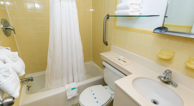 Четырёхместный номер Standard с красивым видом из окна Gondolier Motel - Wildwood