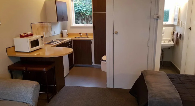 Студия Standard Camberley Court Motel