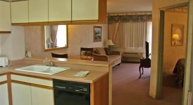 Camera Standard Guam Airport Hotel