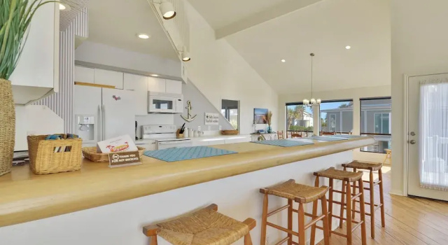 Beachfront Dolphin by Ryson Vacation Rentals, Забронировать Дом для отпуска Коттеджи Texas Gulf Coast, Коттедж