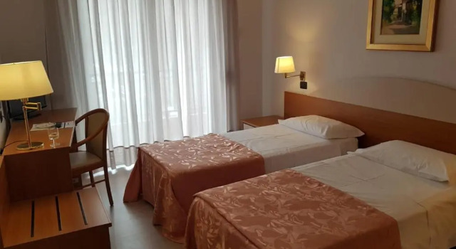 Roero Park Hotel, Prenota Hotel Hotel a Sommariva Perno con parcheggio, Parcheggio