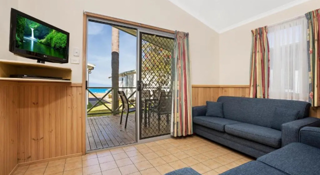 Люкс Deluxe с 2 комнатами BIG4 Tasman Holiday Parks - Easts Beach