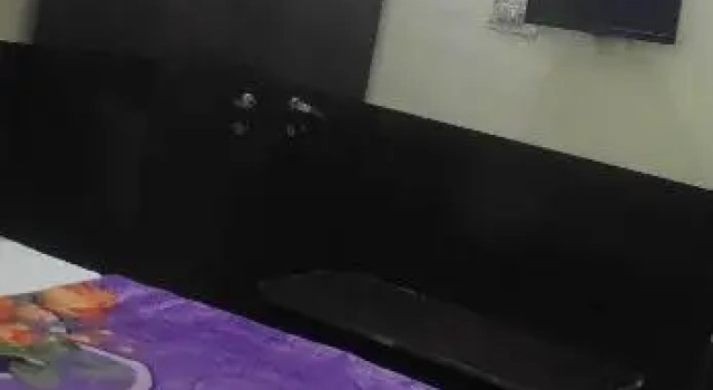 SPOT ON 93266 Sunrise Hotel, Забронировать Отель Бхивади штат Харьяна
