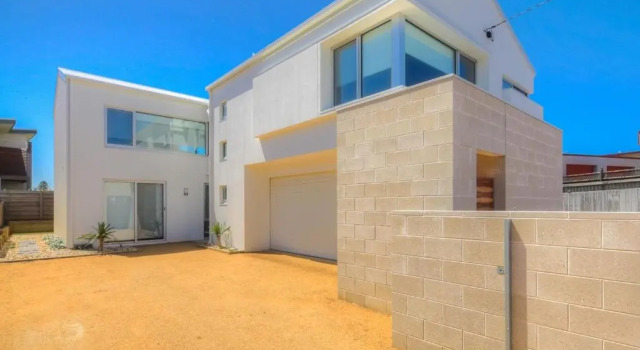 Villa Moyne - located in a quiet cul de sac and designed for beach families, Varaa Villa Port Fairy Victoria
