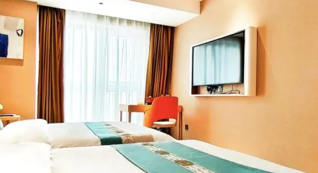 Люкс Lakeside Holiday Hotel (Kunming Sunac Dianchi Houhai Branch)