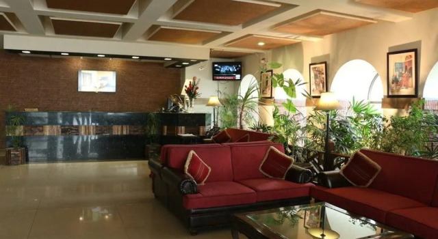 Garvaish Luxury Hotel, Rezerwuj Hotel Hotele w Punjab Region z parkingiem, Parking