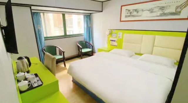 Jinpeng Hotel (Guangzhou Yongqingfang Chenjiaxuan Subway Station)