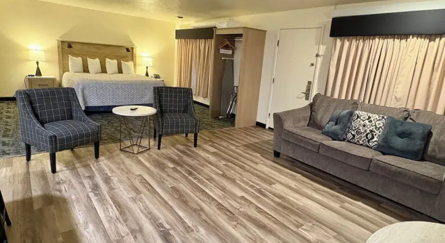 Люкс Clover Creek Inn