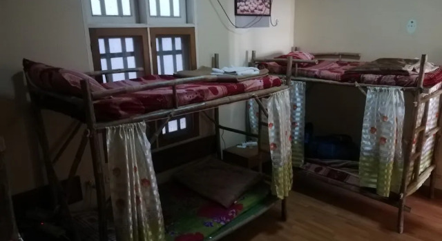 Letto in camerata Royal Yadanarbon Hotel
