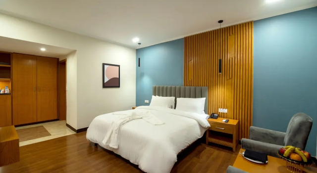Люкс Hotel One Tower Gulberg