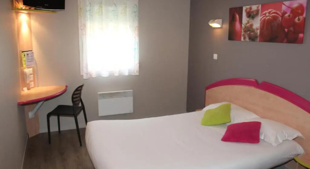 Двухместный номер Economy B&B HOTEL Aurillac Le Lioran