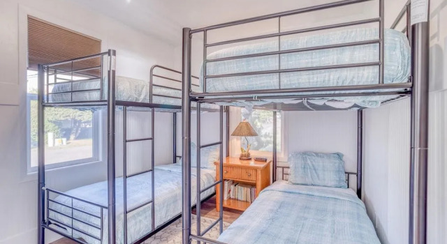 Bayfront Bungalow, Prenota Hotel Lincoln City 