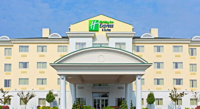 Holiday Inn Express Hotel & Suites Watertown - Thousand Islands, Varaa Hotelli Hotellit New York State uima-altaalla, Uima-allas