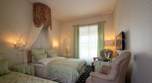 Store Restrup Slotshotel, Rezervovat Hotel  