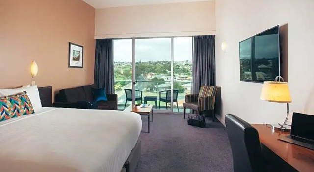 Номер Deluxe Port Lincoln Hotel