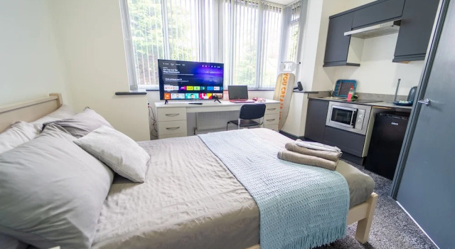 76 Bournbrook Road Equipped Studios Near QE, Забронировать Гостевой дом Гостевые дома Бирмингема, рядом с Ботанический сад Winterbourne, Гостевой дом