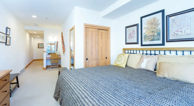 Bear Creek Lodge 403 4 Bedroom Condo by Alpine Lodging Telluride