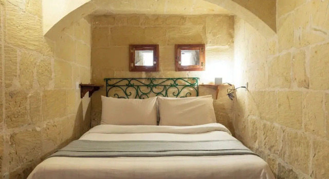 Ta' Nikola Farmhouse, Book Villa Sommerhuse i Kercem, Hytte