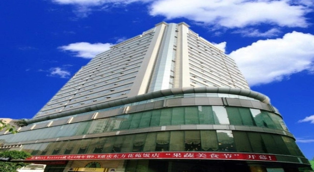 East Garden Hotel, Rezerwuj Hotel Hotele w Chongqing z basenem, w pobliżu Datianwan Stadium, Basen