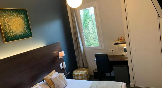 Номер Economy Logis hôtel Aux Berges de lAveyron