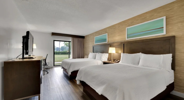 Четырёхместный номер Standard с видом на внутренний двор Holiday Inn Hotel Peterborough Waterfront by IHG