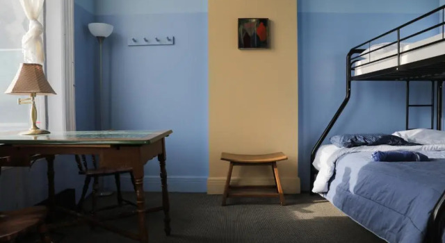 Кровать в общем номере Hostel Buffalo-Niagara