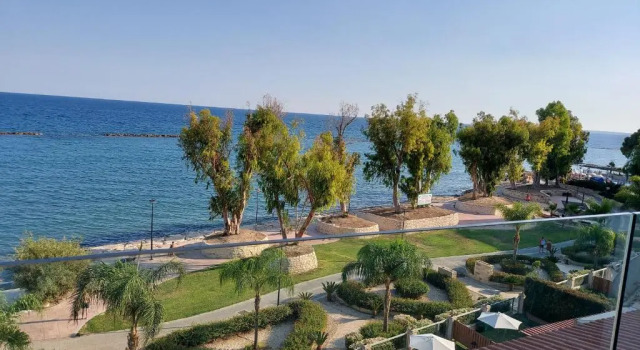 Двухместный номер Standard с балконом и с видом на море Lovely Seafront Place on 1st line with Sea&Mountain view in Green Peaceful GalatexComplex