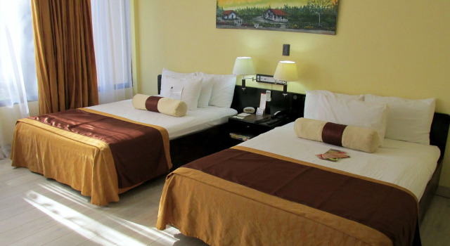 Четырёхместный номер Standard Best Western El Sitio Hotel