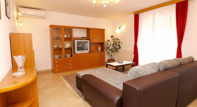 Апартаменты с 3 комнатами с балконом Apartment Mirjana 734