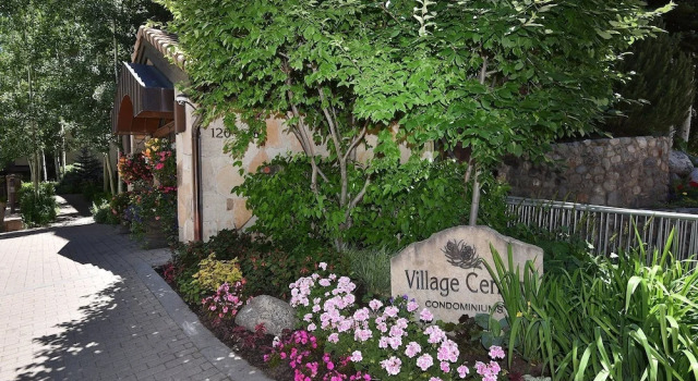 Номер Standard с балконом Village Center Condo 4J