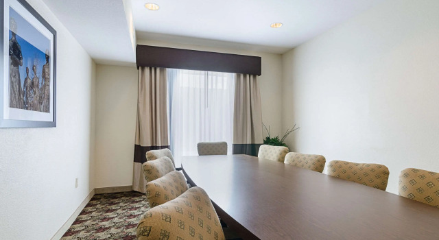 Quality Suites Springdale West I-49