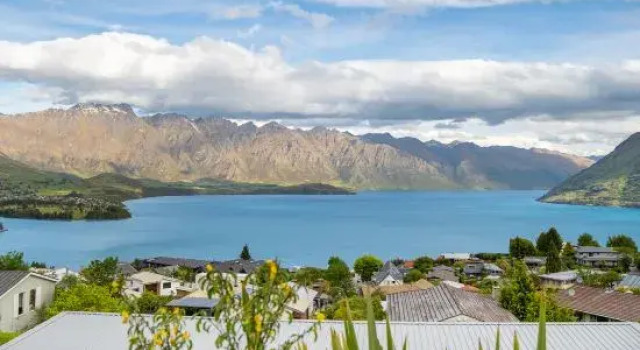 Fernhill Lookout | Near Town • Remarkables Views, Забронировать Отель Куинстаун 