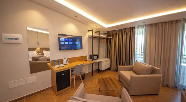 Emara Boutique Hotel, Rezerwuj Boutique Hotel Golem Tirana County
