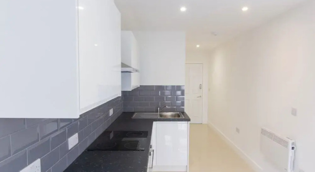 Bridge Road - Room 1