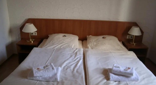 Landgasthof Hotel Rebe, Varaa Hotelli Alzey 