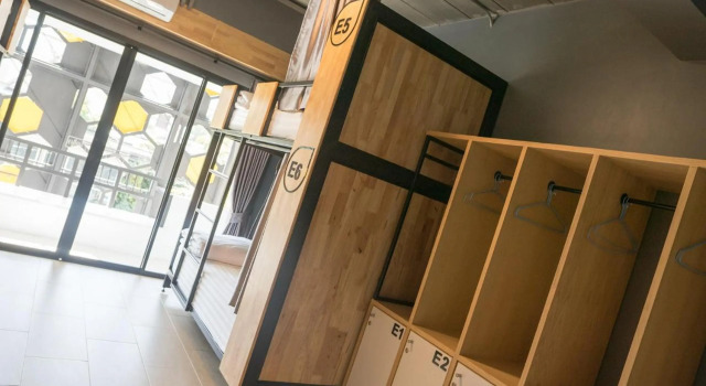 Кровать в общем номере Ray Coffee Bar & Hostel - Adults Only