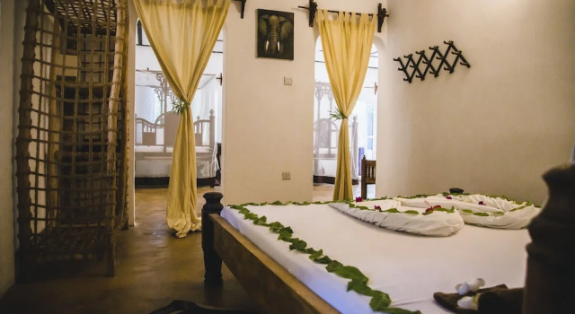 Четырёхместный номер Standard oceanfront Moonshine Uroa Boutique Hotel