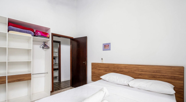 Ótima casa c/ piscina e 4 quartos em Jurere RDA030
