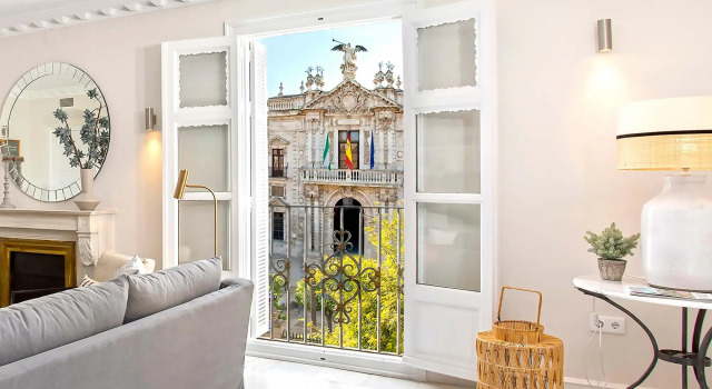 Spectacular 4BD apartment near Alcazar. San Fernando