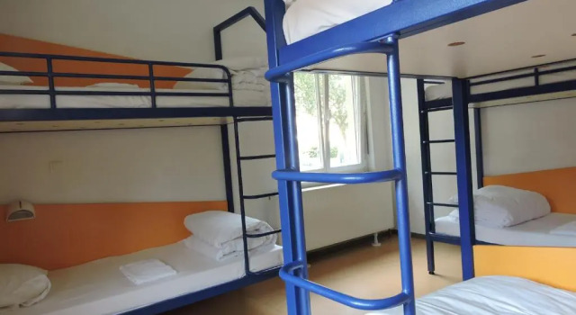 Кровать в общем номере (женский номер) Auberge de Jeunesse de Mulhouse