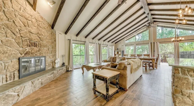 Коттедж Ruidoso Vacation Rental w/ Spacious Deck