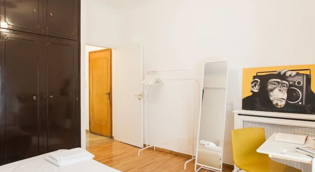 Апартаменты с 2 комнатами с балконом Explore Athens with 2 Bedroom Condo