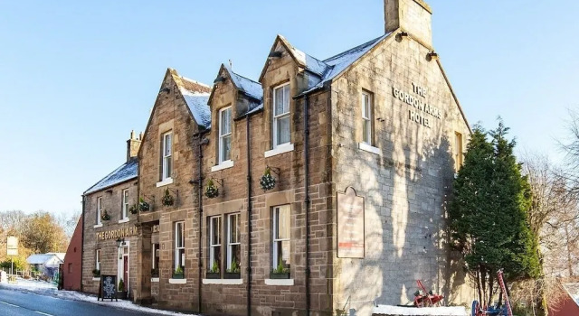 Gordon Arms Hotel, Забронировать Отель Отели Шотландских границ с парковкой, Парковка