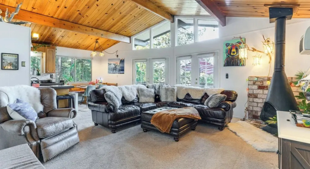 Коттедж Enchanted Woodland Cabin Near Yosemite w/ Fire Pit