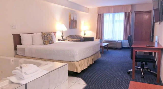 Люкс Days Inn by Wyndham Niagara Falls Centre St By the Falls