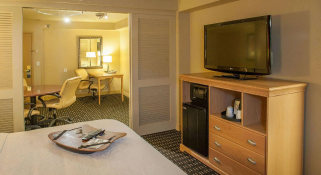 Двухместный люкс c 1 комнатой Hampton Inn Pensacola-Airport