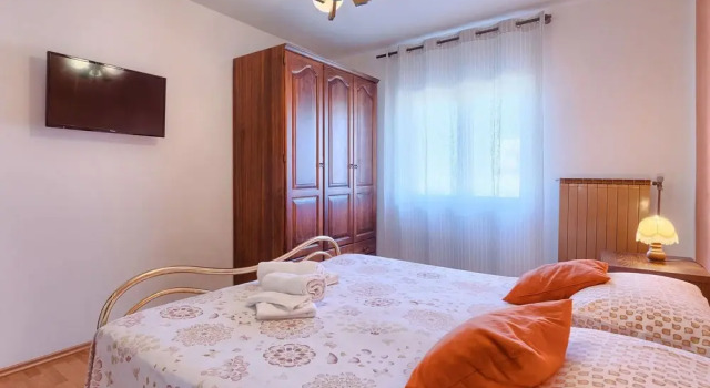 Chiara Bu Inija in Bu Inija, Забронировать Отель Отели Новиград 3 звезды, 3*