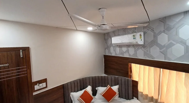 Номер Superior Hotel Leela Palace